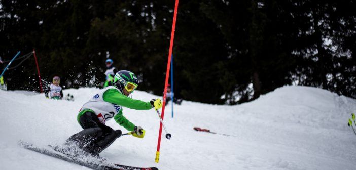 giant slalom skiing
